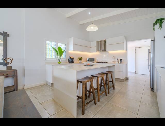 2 BEDROOM TOWNHOUSE FOR SALE IN SHAKAS ROCK